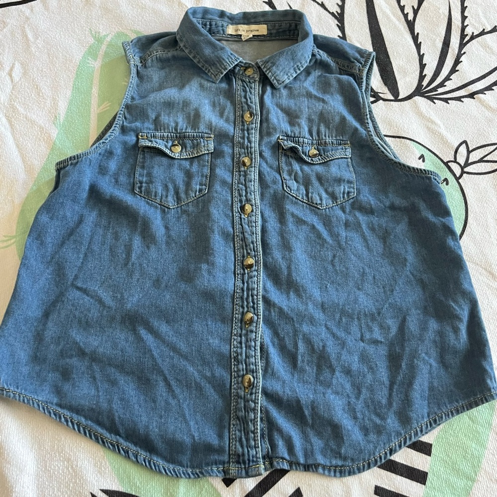 Life In Progress Denim Button-Up Vest Shirt. Good Condition